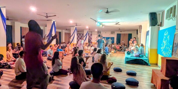 Weekly Bhakti Yoga Kirtan by MVT (ISKCON)