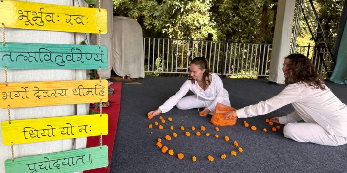 So Shanti Yoga – TTC and Drop-in Class in Dharamkot